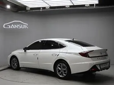 Hyundai Sonata 2021, 93385 км, за 10921.14 USD