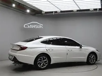 Hyundai Sonata 2021, 93385 км, за 10921.14 USD
