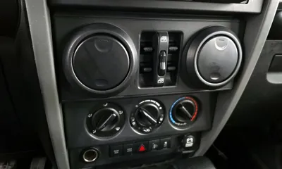 Jeep Wrangler 2010, 162294 км, за 10505.45 USD - фото 18