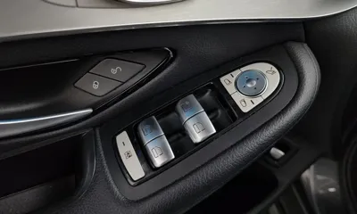 Mercedes-Benz GLC-Class 2018, 129822 км, за 17465.88 USD - фото 30