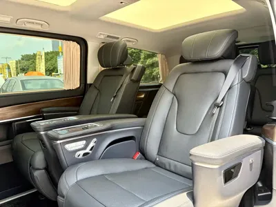 Mercedes-Benz V-Class 2021, 110000 км, за 28891.93 USD