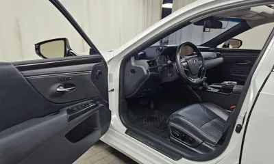 Lexus ES 2019, 71535 км, за 20944.83 USD - фото 10