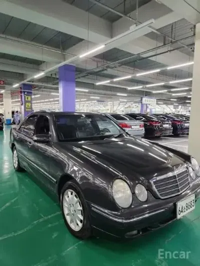 Mercedes-Benz E-Class · 2001 год