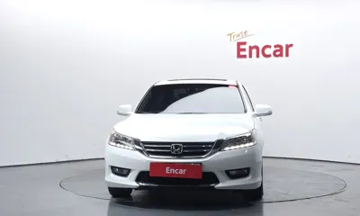 Honda Accord 2015, 140551 км, за 5219.69 USD