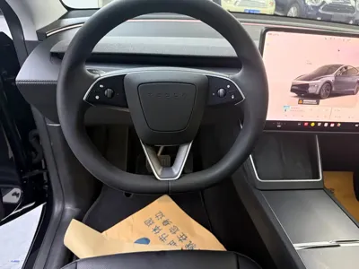 Tesla Model Y 2025, 17000 км, за 27741.12 USD