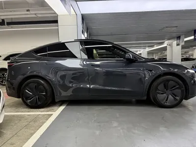 Tesla Model Y 2025, 17000 км, за 27584.59 USD - фото 10