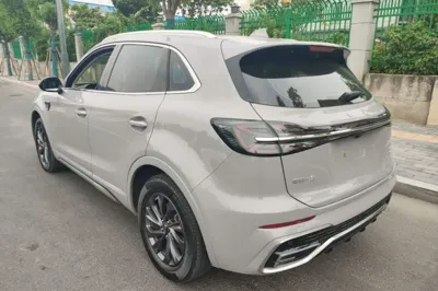 Hongqi HS5 2023, 48300 км, за 16318 USD