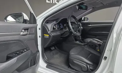 Hyundai Avante 2019, 105829 км, за 7548.9 USD - фото 11