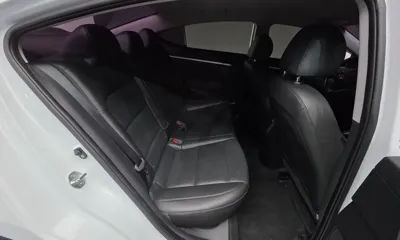 Hyundai Avante 2019, 105829 км, за 7548.9 USD - фото 19
