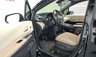 Toyota Sienna 2022, 42331 км, за 28751.48 USD - фото 10