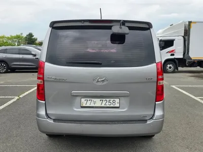 Hyundai Starex 2016, 169370 км, за 6897 USD