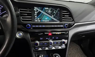 Hyundai Avante 2019, 64894 км, за 8204.72 USD - фото 12