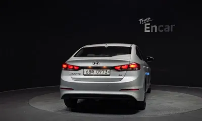Hyundai Avante 2016, 124920 км, за 4791.91 USD