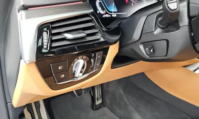 BMW 5-Series 2020, 80304 км, за 20677.43 USD - фото 28