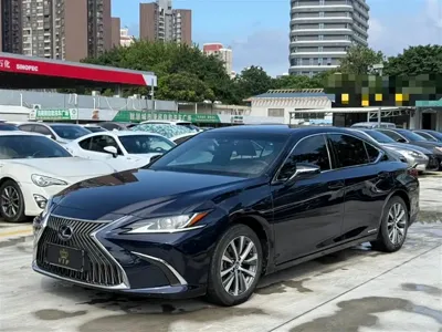 Lexus ES · 2020 год