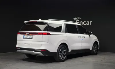 Kia Canival 2023, 100605 км, за 7422.59 USD