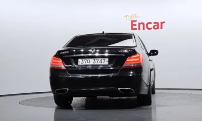Hyundai Equus 2013, 288805 км, за 4955.4 USD