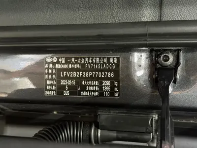 Audi Q3 2023, 15000 км, за 32250.49 USD