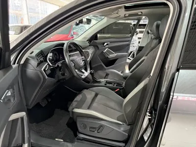 Audi Q3 2023, 15000 км, за 32333.19 USD - фото 9