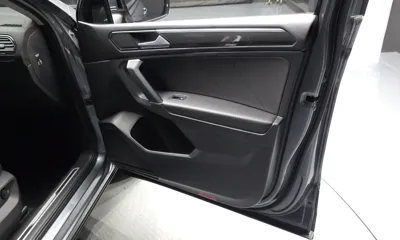 Volkswagen Tiguan 2018, 67744 км, за 18851.97 USD - фото 24
