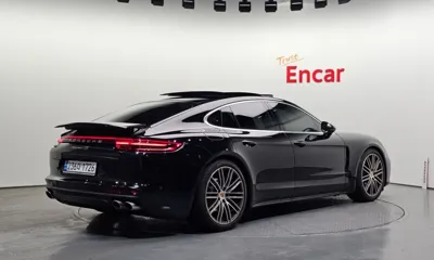 Porsche Panamera 2018, 60290 км, за 50216.62 USD