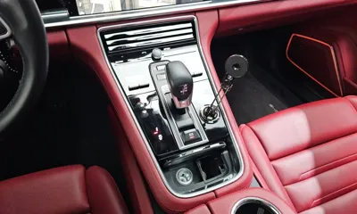 Porsche Panamera 2018, 60290 км, за 49837.16 USD - фото 9