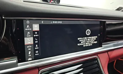 Porsche Panamera 2018, 60290 км, за 49837.16 USD - фото 17
