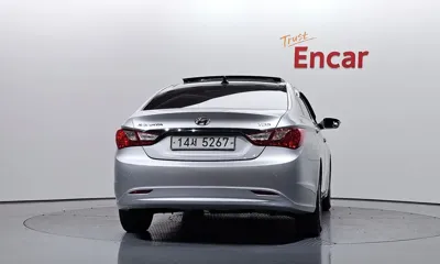 Hyundai Sonata 2011, 135643 км, за 2925.31 USD