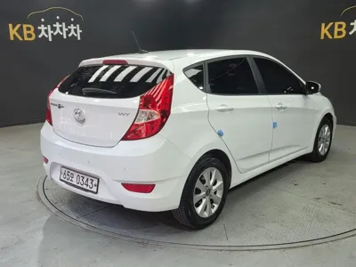 Hyundai Accent 2017, 102000 км, за 3642.99 USD