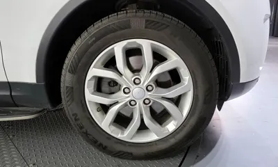 Land Rover Discovery 2018, 93169 км, за 12273.28 USD