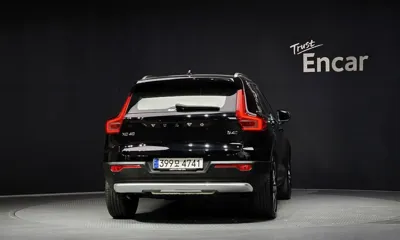 Volvo XC40 2023, 13912 км, за 24137.73 USD