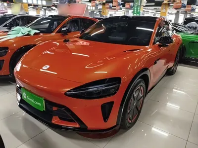 Xiaomi 小米YU7 · 2025 год