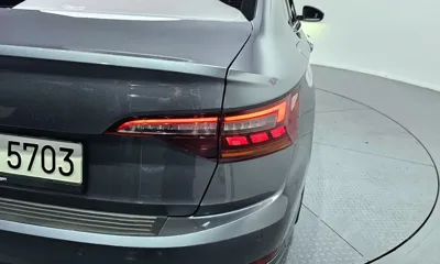 Volkswagen Jetta 2021, 22704 км, за 22037.31 USD - фото 23