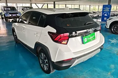 Toyota YARiS L Zhi Xuan 2022, 25400 км, за 11720 USD