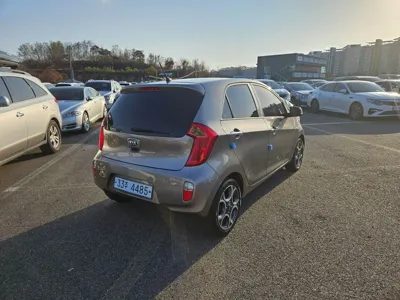 Kia Morning 2015, 157353 км, за 2275.24 USD