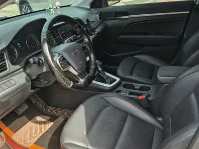 Hyundai Elantra 2020, 100000 км, за 5709.13 USD