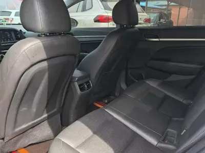 Hyundai Elantra 2020, 100000 км, за 5709.13 USD