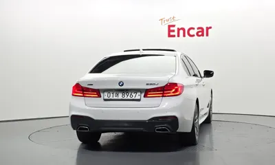 BMW 5-Series 2018, 96067 км, за 15721.41 USD