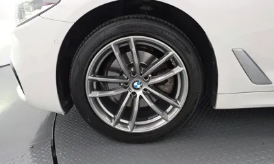 BMW 5-Series 2018, 96067 км, за 15721.41 USD