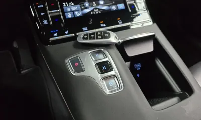 Hyundai Grandeur 2022, 45564 км, за 19410.13 USD - фото 9