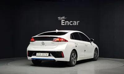 Hyundai Ioniq 2016, 165232 км, за 5842.2 USD