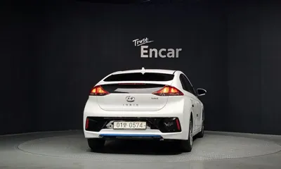 Hyundai Ioniq 2016, 165232 км, за 5842.2 USD