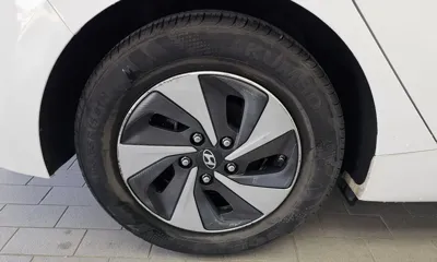 Hyundai Ioniq 2016, 165232 км, за 5842.2 USD
