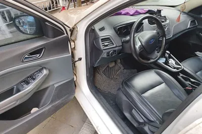 Ford Escort 2015, 69100 км, за 5018 USD - фото 13
