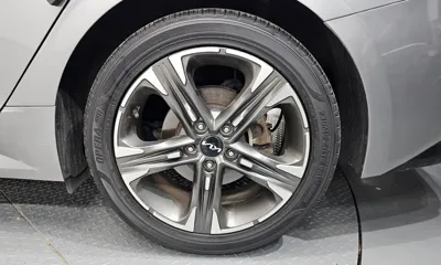 Kia K5 2023, 85576 км, за 12833.88 USD - фото 21