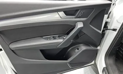 Audi Q5 2020, 119659 км, за 21777.28 USD - фото 24