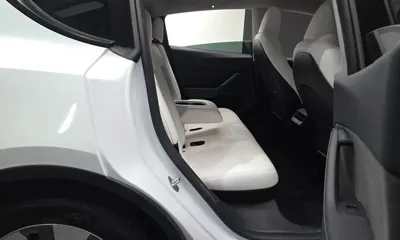Tesla Model Y 2024, 32896 км, за 27438.62 USD - фото 11