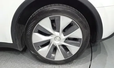 Tesla Model Y 2024, 32896 км, за 27438.62 USD - фото 21