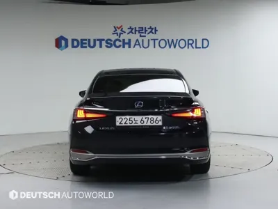 Lexus ES 2019, 114923 км, за 22465.32 USD
