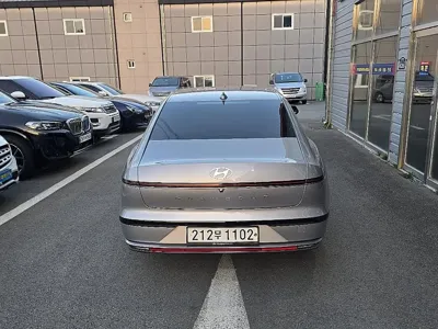 Hyundai Grandeur 2023, 207000 км, за 10358.31 USD